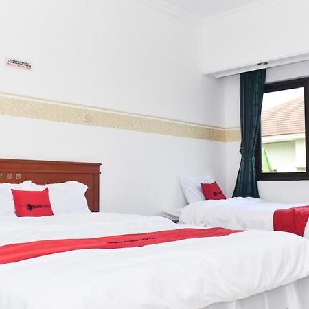 Reddoorz Near Lenmarc Mall Surabaya Pradahkalikendal Eksteriør bilde