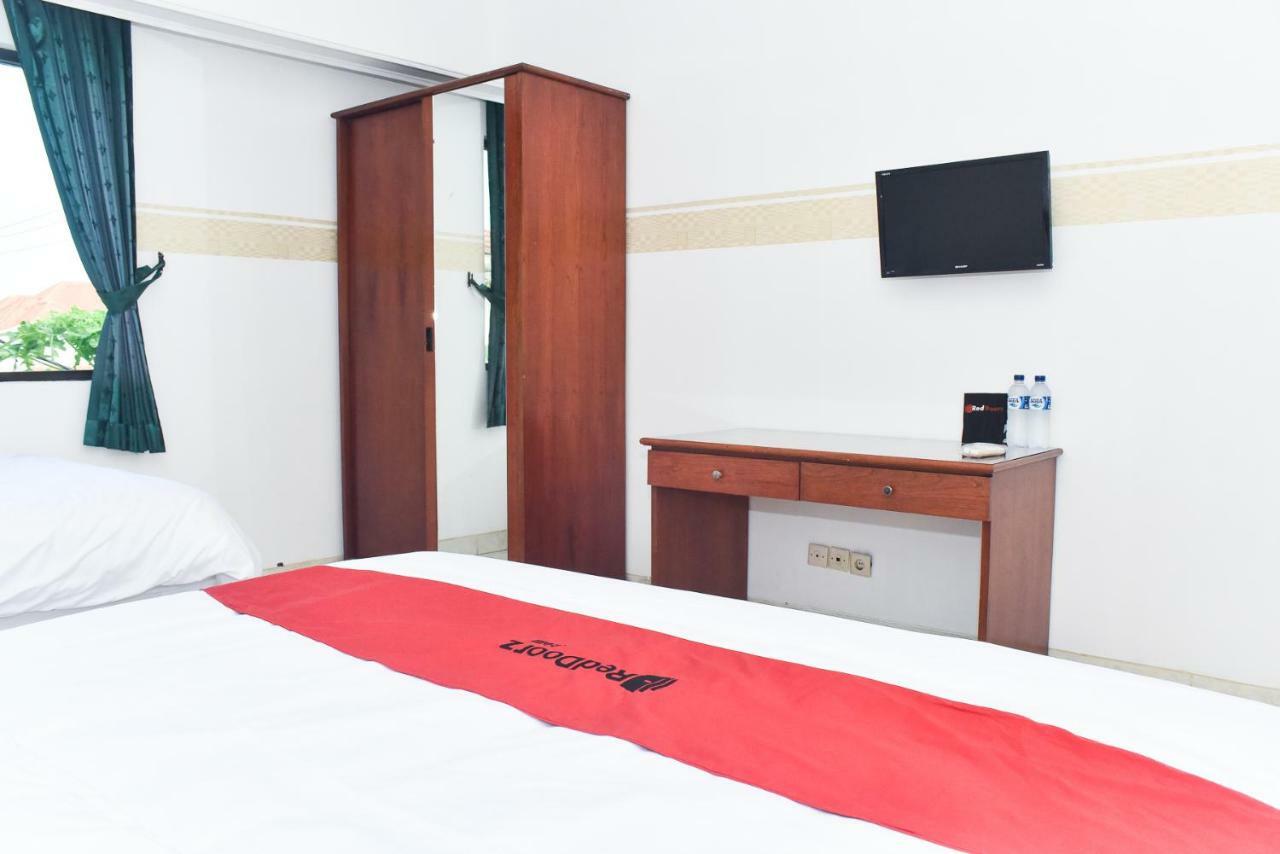 Reddoorz Near Lenmarc Mall Surabaya Pradahkalikendal Eksteriør bilde