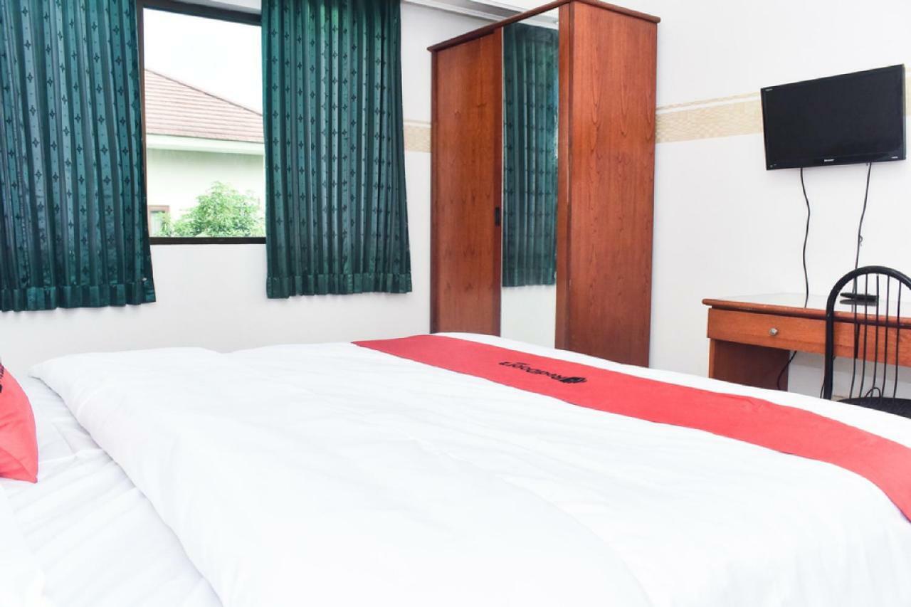 Reddoorz Near Lenmarc Mall Surabaya Pradahkalikendal Eksteriør bilde