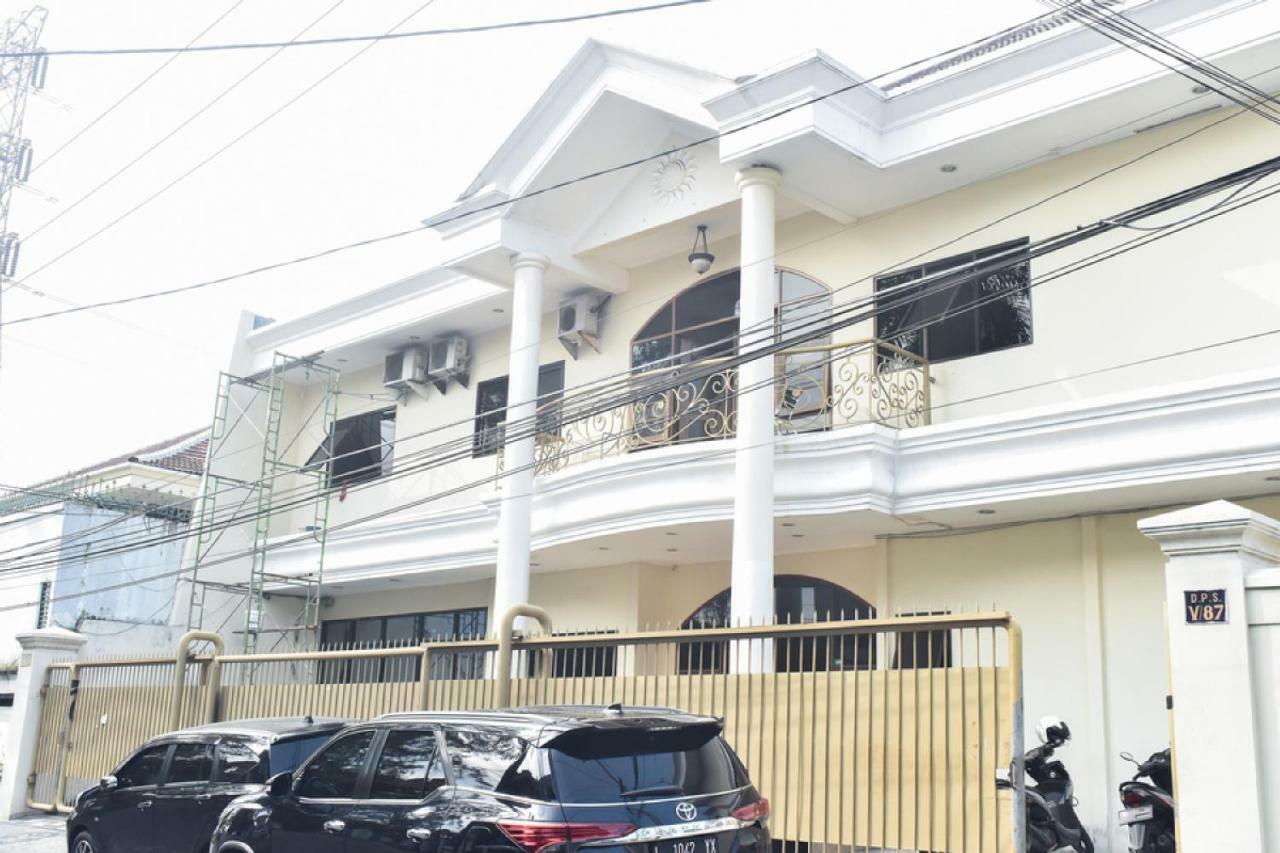 Reddoorz Near Lenmarc Mall Surabaya Pradahkalikendal Eksteriør bilde